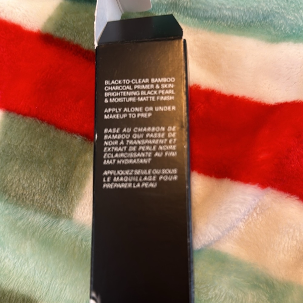 Smith & Cult Blackdrop Mattifying Face Primer - Picture 4 of 6